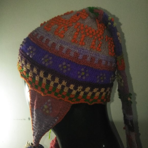 Peruvian chullo cap for women - woven in wool - warm winter main image 7